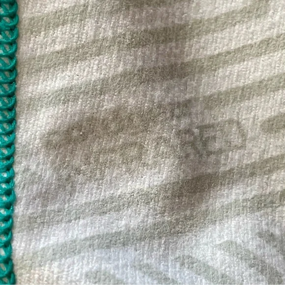 Under Armour Teal and White Long Sleeve Top - Picture 6 of 12